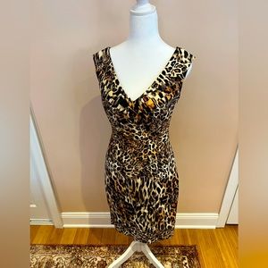 Laundry by Shelli Segal V neck Sheath with Seaming Front Detail Size 8